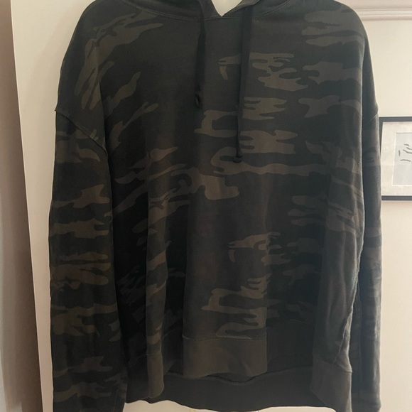 Sanctuary Men's Green Camouflage Hoodie - Picture 1 of 3
